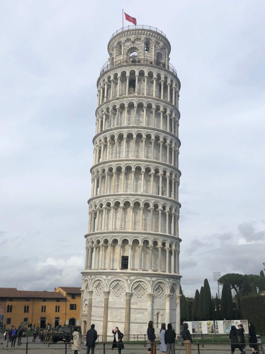 Image depicts The famous Leaning Tower of Pisa